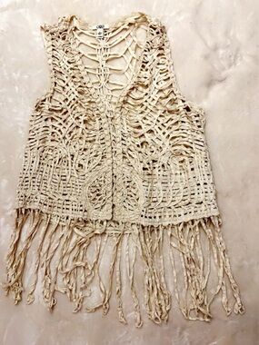 Cato Cream Crochet/Macrame Woven Strap fringed vest size XL